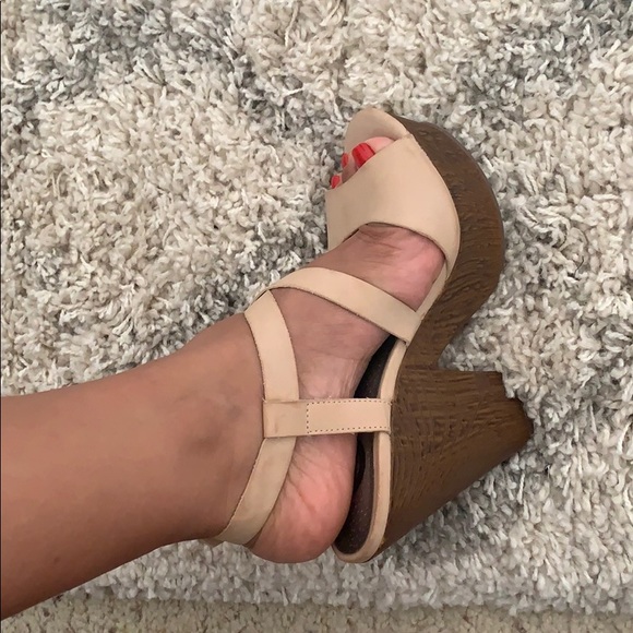 Sandals - Picture 2 of 3